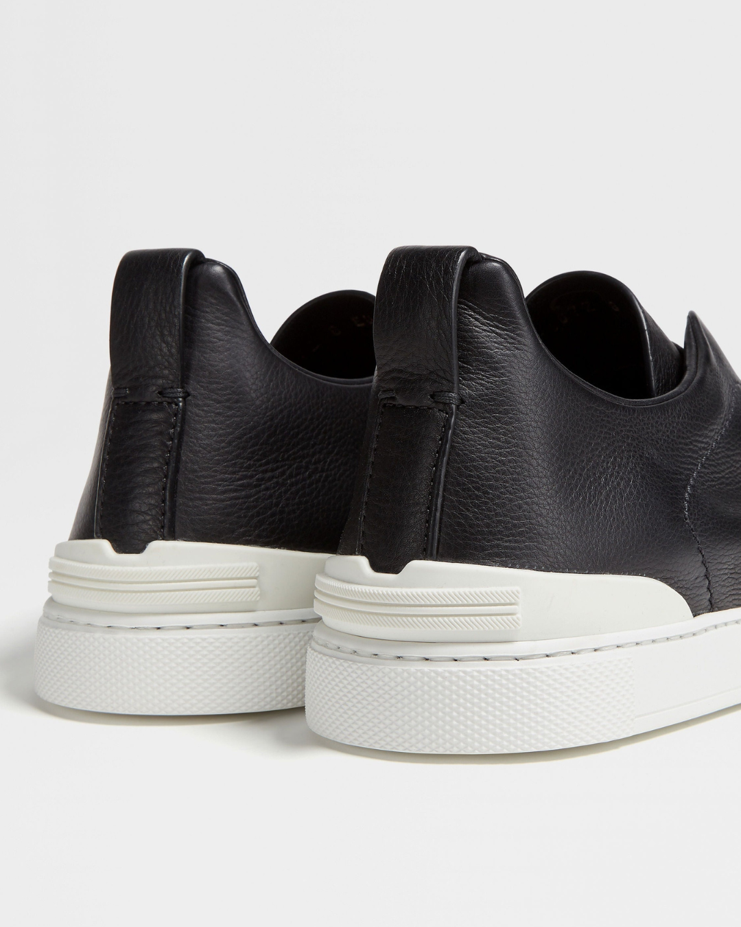 Sneakers Trible — Black / White Sole