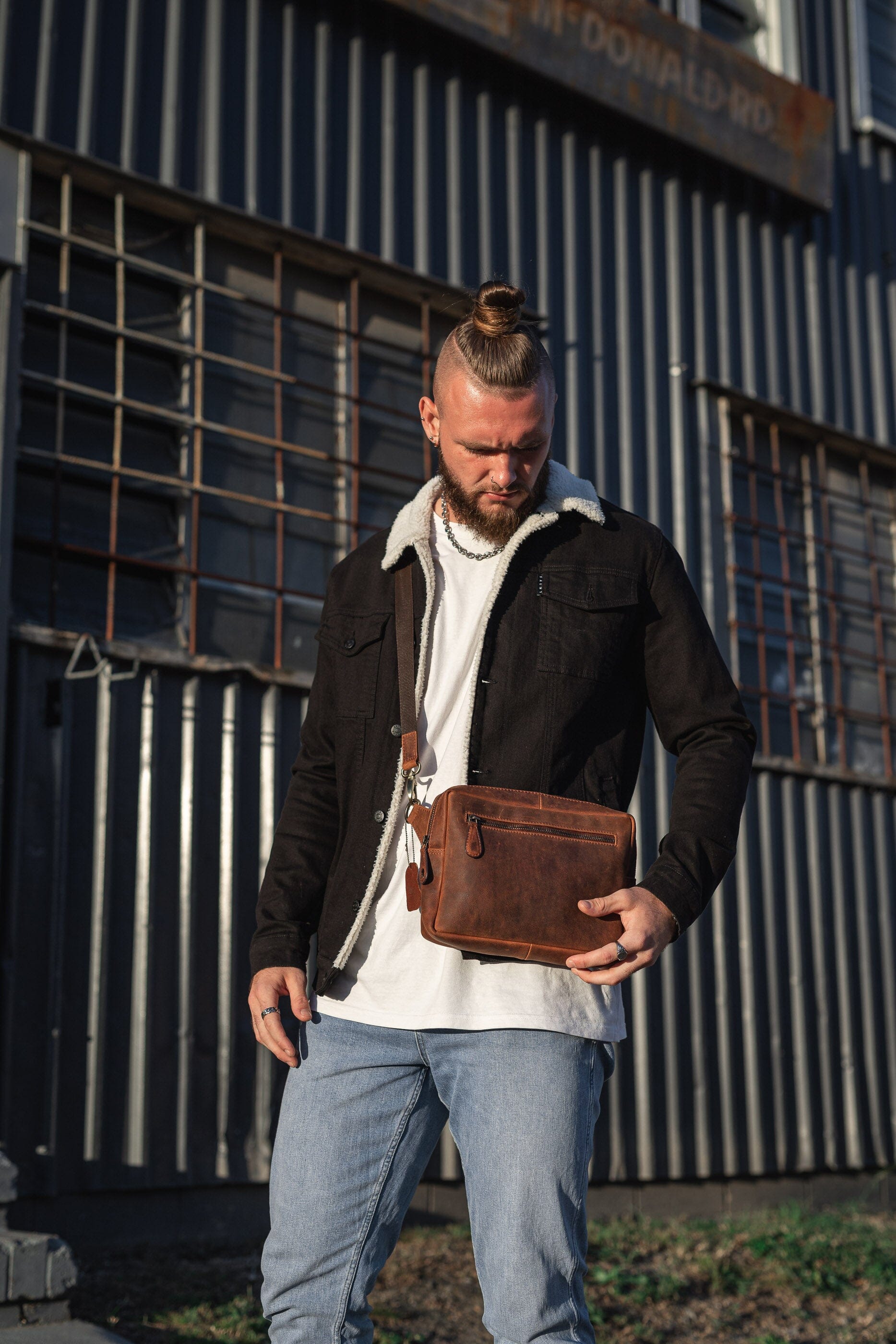 Leather Sling Bag Akiva